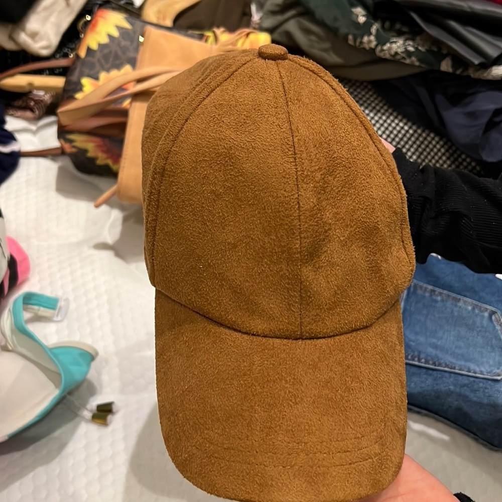 Suede Brown Cap - Gem
